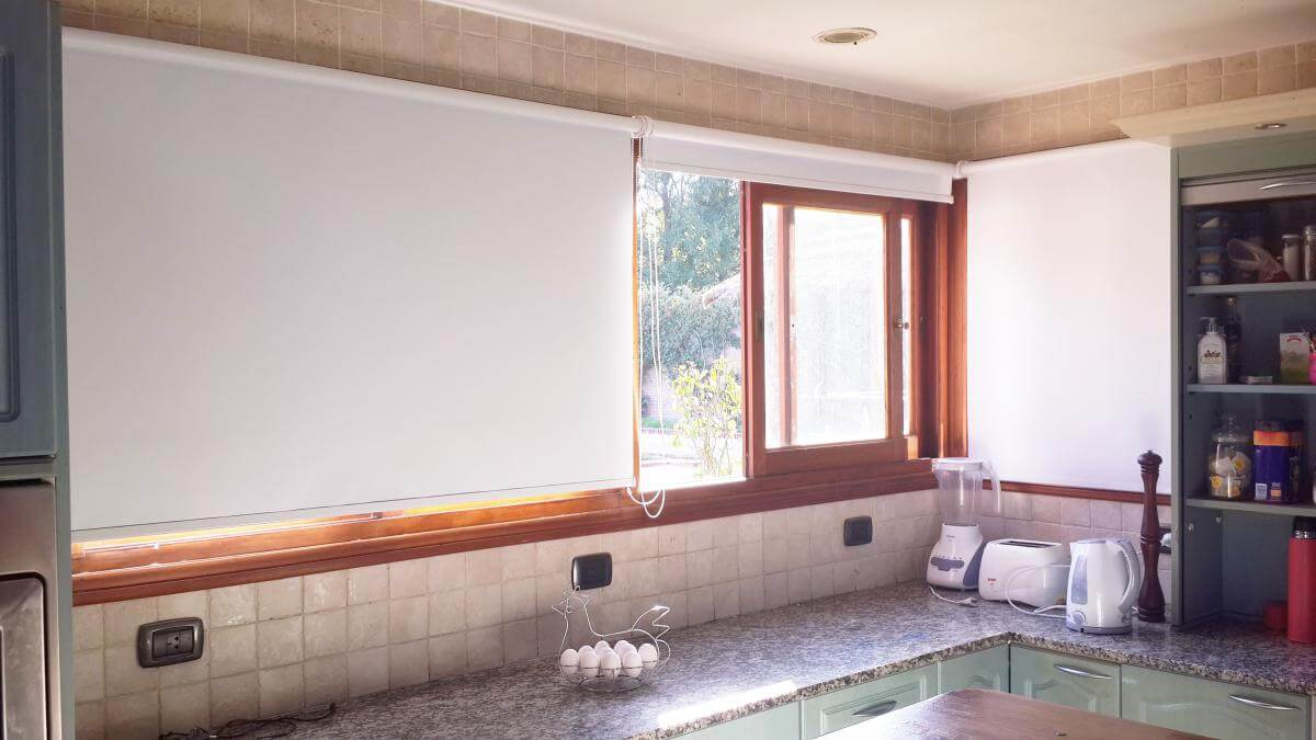 Cortinas Roller Dobles en la Cocina